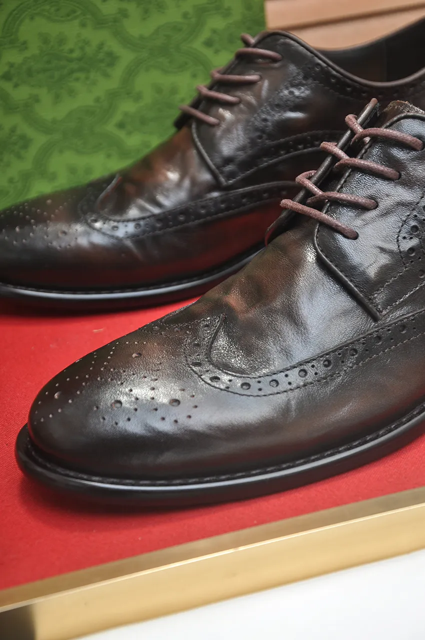 Men's shoes 💰580💶 Brand: GUCCI (Gucci) Standard code: Men's code 38/44 (45 can be customized) Grade: Same as the official website Original quality Material: Original cowhide Water-dyed cowhide lining Original rubber outsole Style category: Men's fashionable casual leather shoes Distinguished big-name luxury elements Top luxury Color: Actual picture